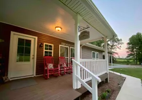 Tranquil Pondside Getaway - Image 3