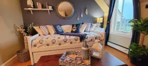 Spacious Coastal Suite walk to Beach - Image 2