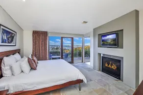 Hearns Beachside Villa 4 - Image 4