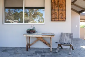 No 11 Rustic Retreat - Image 5