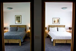 Penguin Beachfront Apartments - 2brm Seaview Apt - Image 3