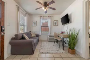 Holiday Bryan Escape 1BR w/ Yard Near Kyle Field - Image 2