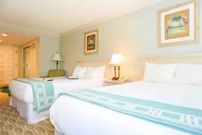 Cozy Condo Steps From Valspar! Putting, Wine, TV - Image 3