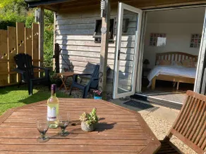 Quiet, rural, pet friendly,- near Stourhead NT. - Image 3