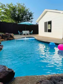 West Dallas Pool House - Image 2