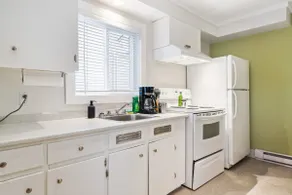 Cozy downtown 1bed - Parking, Smart TV, Laundry - Image 3