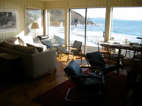 Ocean Front Beach Cottage with Hot Tub & Fireplace - Image 2