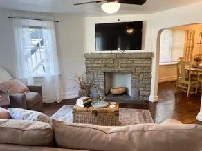 The Rosebud Cottage - Image 2