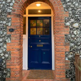 A minute from the sea, dog friendly with parking! - Image 2