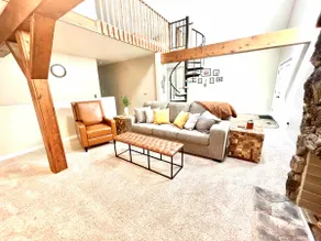 Hillside Hideaway - Image 3