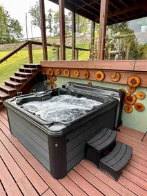 Retreat in the mountains with new hot tub & deck. - Image 4