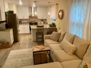 Newly remodeled home just minutes from Galveston - Image 5