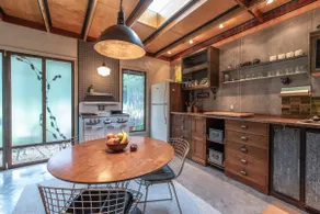 Grand Oak Cottage - Image 2