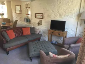 Quiet attractive cottage on edge of Kendal town. - Image 2