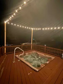 Multi-home Lakefront Retreat- kayaks, fire pit, yard games, hot tub - Image 4