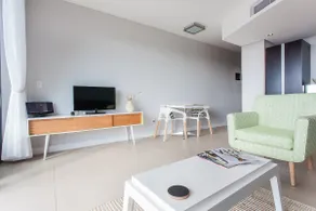 Lovely 1-Bedroom De Waterkant Apt with parking and WiFi - Image 4