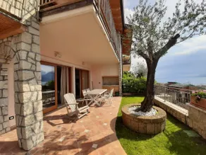 Apt DELUXE 2 Private Jacuzzi and Lake Garda View - Image 4
