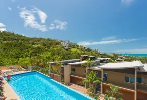 FANTABULOUS VIEWS Azure Sea 2 Bedroom Apartment - Image 4