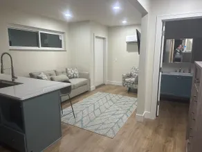 Newly Renovated! Near Downtown. 1 King bed - Image 2