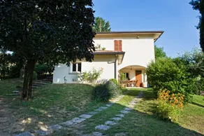 Bright villa on the hills of Lake Garda - Image 4