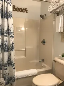 on Lake Superior-Chart House-Attractive 2 bedroom - Image 3
