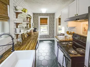 Cozy Duplex in ”Historically Hip” Cooper-Young - Image 5