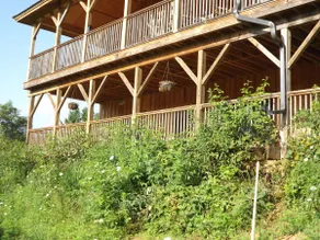 Rustic surroundings with modern comforts - Image 4