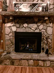 5 Star High Country Hideaway Cabin hot tub Pet Friendly Pond Sleeps 8 Pond View - Image 4