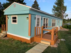 The Island Bay Waterfront Cottage - Image 2