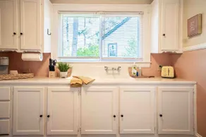 Haymount Haven | Bright & Relaxing Apartment - Image 3