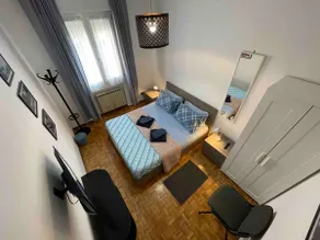 Apartment in a Residential Area - Image 2