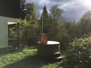 Your vacation home with a stream, hot tub & 5 bedrooms - Image 2