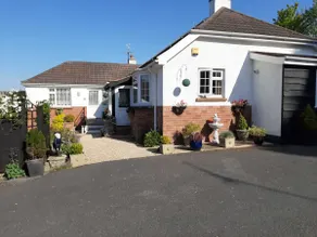 Private apartment, parking, sea and country views - Image 4
