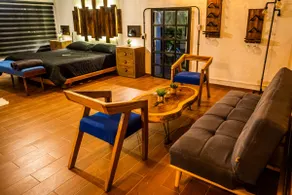 Urban-style cabin - Image 2