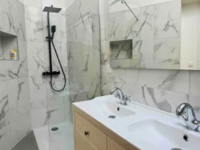 COSY – 2 Bedrooms / 2BR • Reims Center + Parking - Image 3