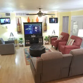 Monthly Discount - Voted 4th Best Airbnb Midland. - Image 3
