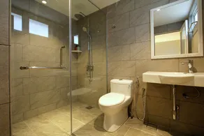 KonZept House 1.3 km walk Jonker@Heritage/12pax/4br - Image 5