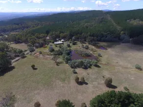 Saragosa Springs - 25 acres, stone house sleeps 10 - Image 3