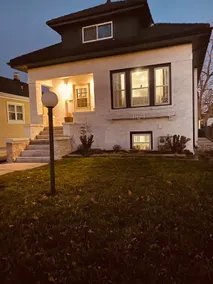 1911 Home for beautiful family moments! - Image 5
