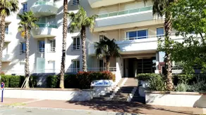 Beachfront apartment in the Golden Triangle - Image 3