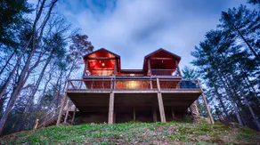 Amazing cabin mins to downtown; sleeps 10 - Image 5