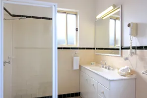 Terralong Terrace Apartments - Image 4