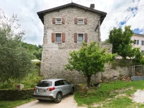 Casa Silvia Charmoso apartamento mobiliado para 4 pers. Torri del Benaco / Albisano. - Image 2