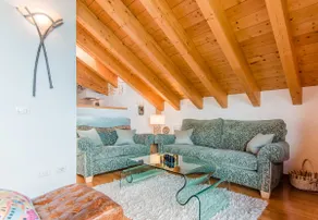 Apartment with Views to Die For! - Image 4