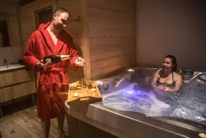 The Moulin's HOT TUB - Image 4