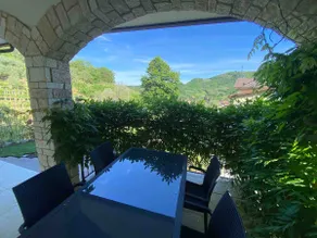 Welc-ōM Luxury Hillside Retreat - Image 3