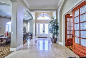Galleon- Private Single Level Estate on 5 acres - Image 5
