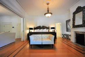5 Star A101 Prince Charles King Suite with parking - Image 4