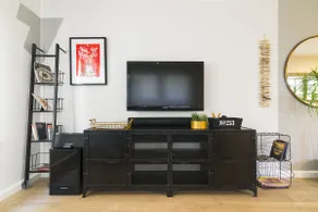 Stylish 2 suits apartment by the beach - Image 4