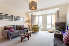 JOIVY Inviting Apartment near Leith Walk - Image 3